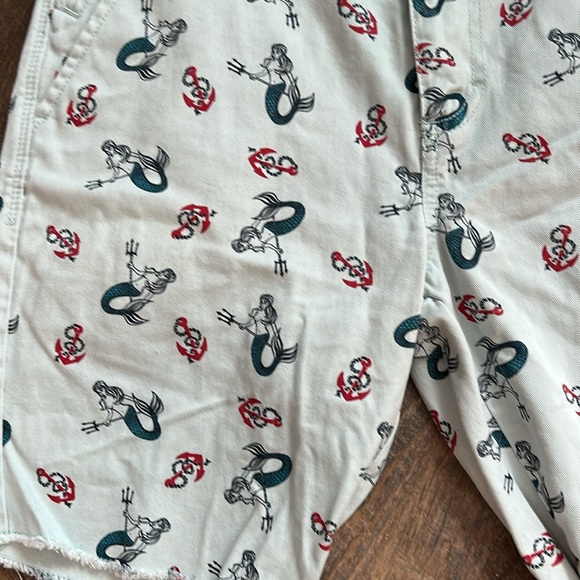 Hawkings McGill cut-off topless mermaid print  Men’s chino shorts Size 30 - Picture 3 of 8